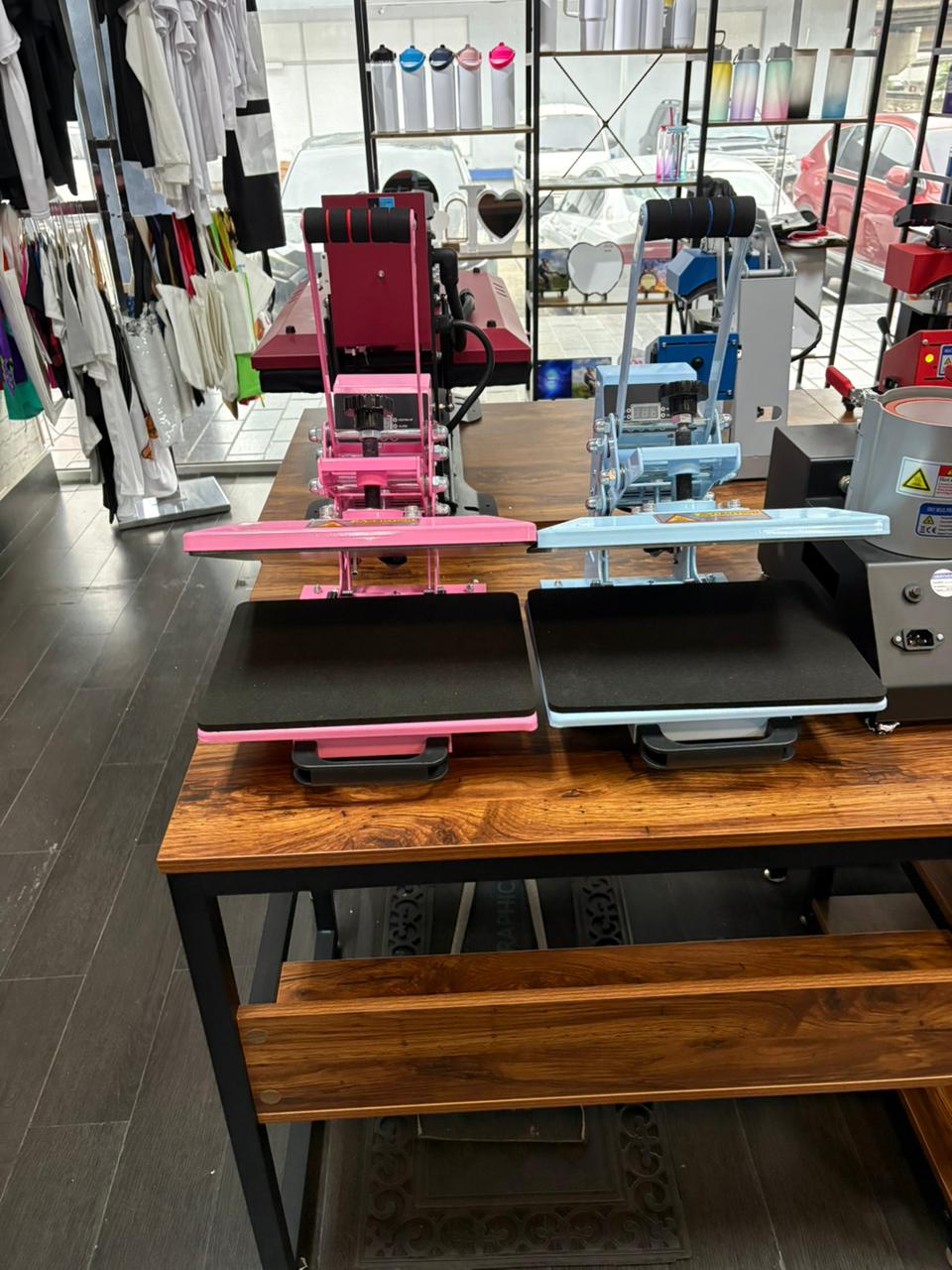 PLANCHA 23X30 cm BULL PRESS 110V CON GAVETA