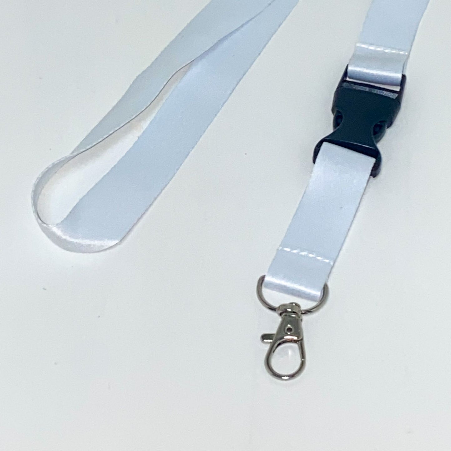 PORTA GAFETE LANYARD HERRAJE PLÁSTICO SUBLIMABLE