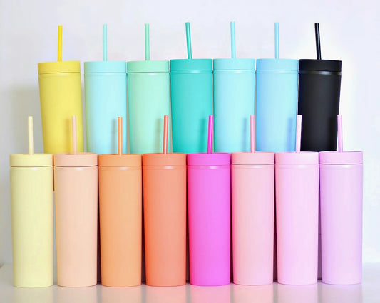 SKINNY TUMBLER MATTE DE PLÁSTICO CON POPOTE 16oz